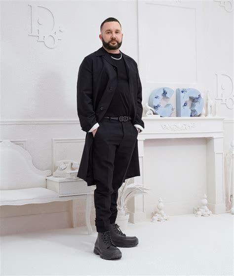 Kim Jones (designer) .